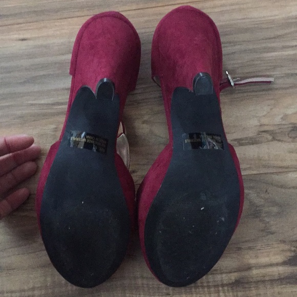 Burgundy T-strap shoes (Nadine-88x shoes by Qupid) - Picture 4 of 5